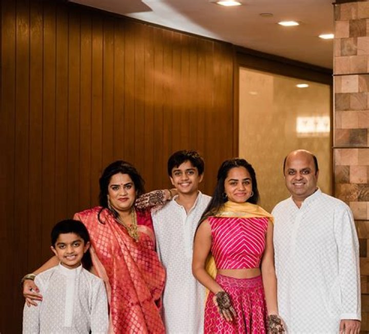 Zarna Garg Husband Shalabh Garg and Daughter Zoya Garg